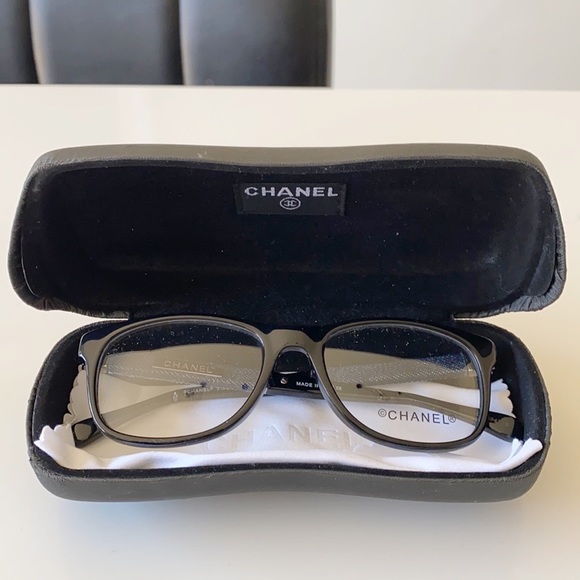 Brand New Stylish Glass Frame - Picture 2 of 6